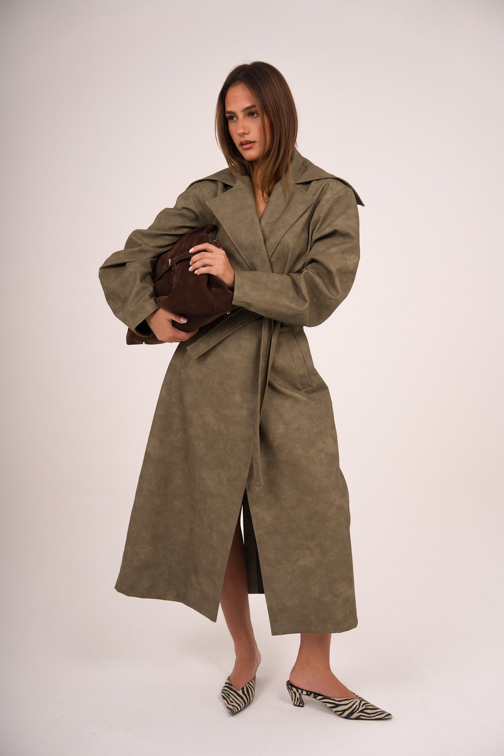 COLLARED LEATHER COAT